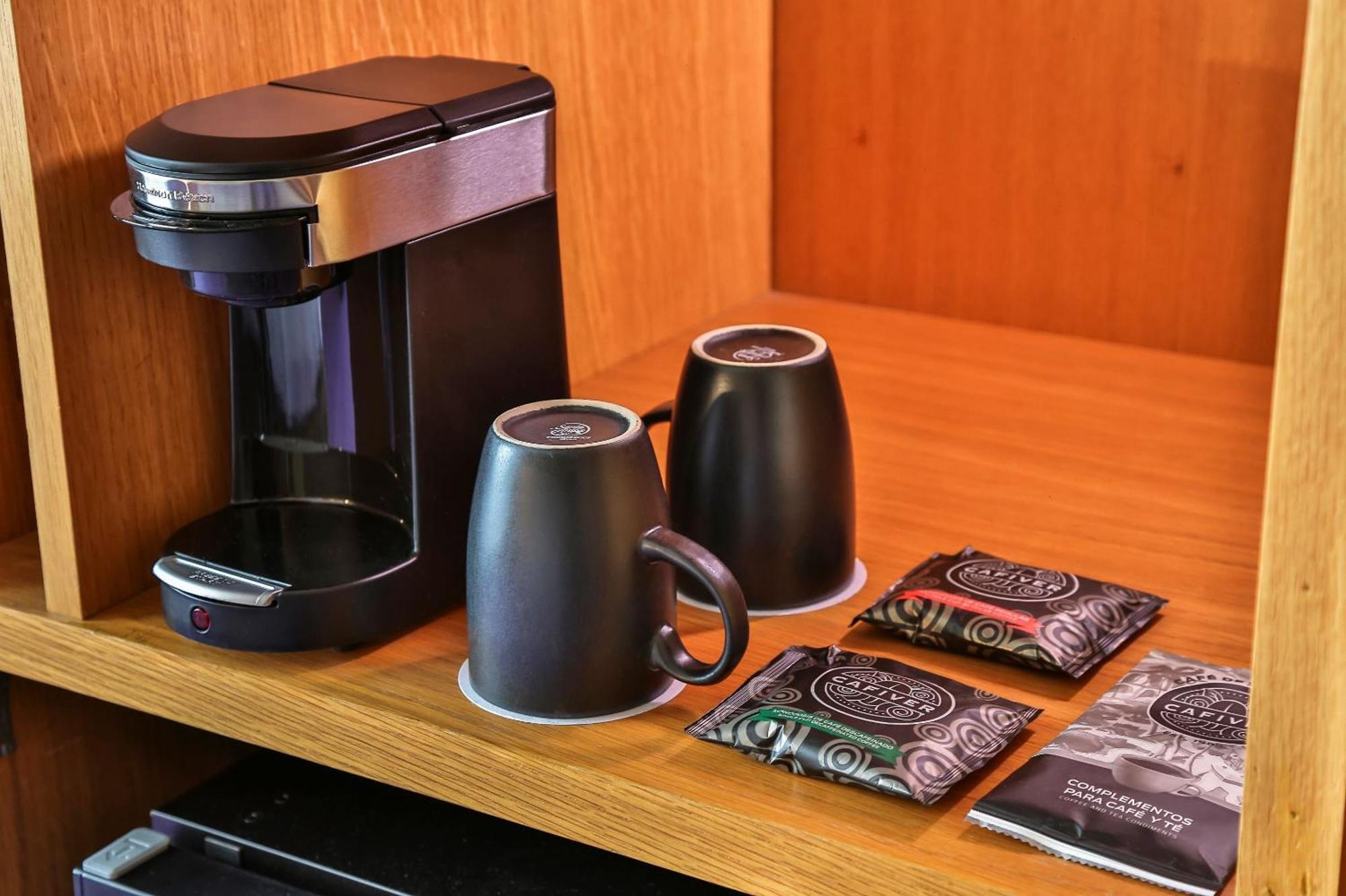 Hotel Camino Real Santa Fe Meksyk Zewnętrze zdjęcie A Keurig coffee maker