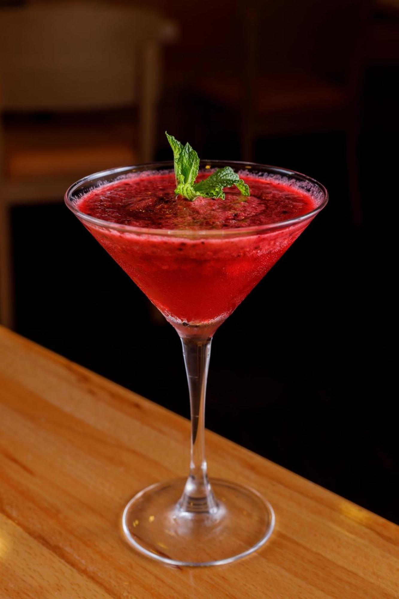 Hotel Camino Real Santa Fe Meksyk Zewnętrze zdjęcie A cosmopolitan garnished with a sprig of mint